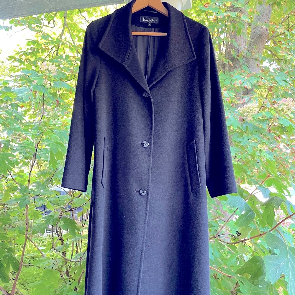 100% Cashmere VTG Nicole Miller Black Coat Size 2